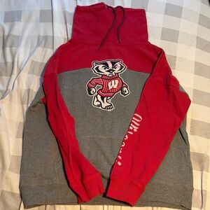 Colosseum Red and Gray Wisconsin Badgers Colorblock Hoodie